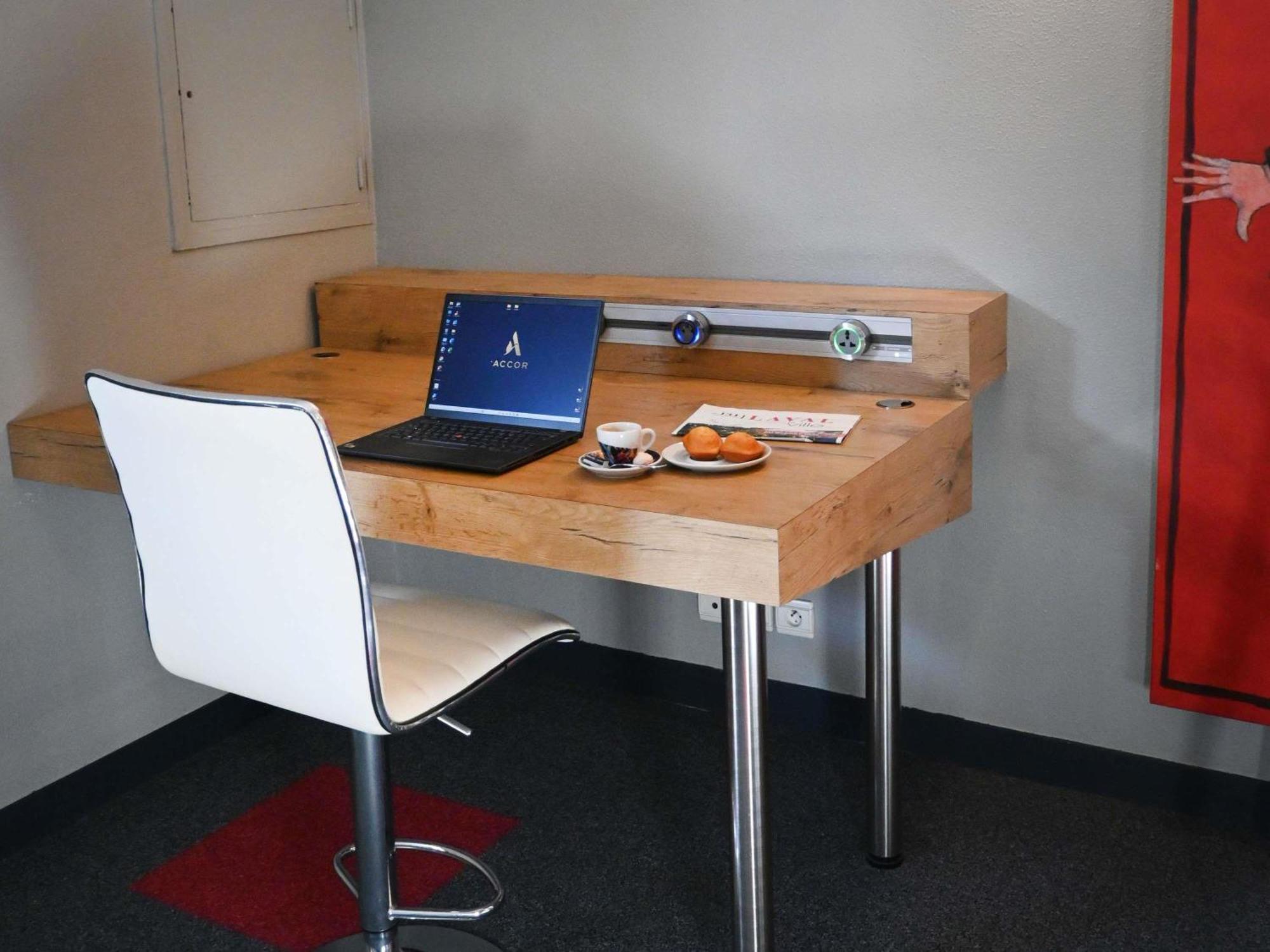 Ibis Laval Le Relais D'Armor Hotel Changé Kültér fotó