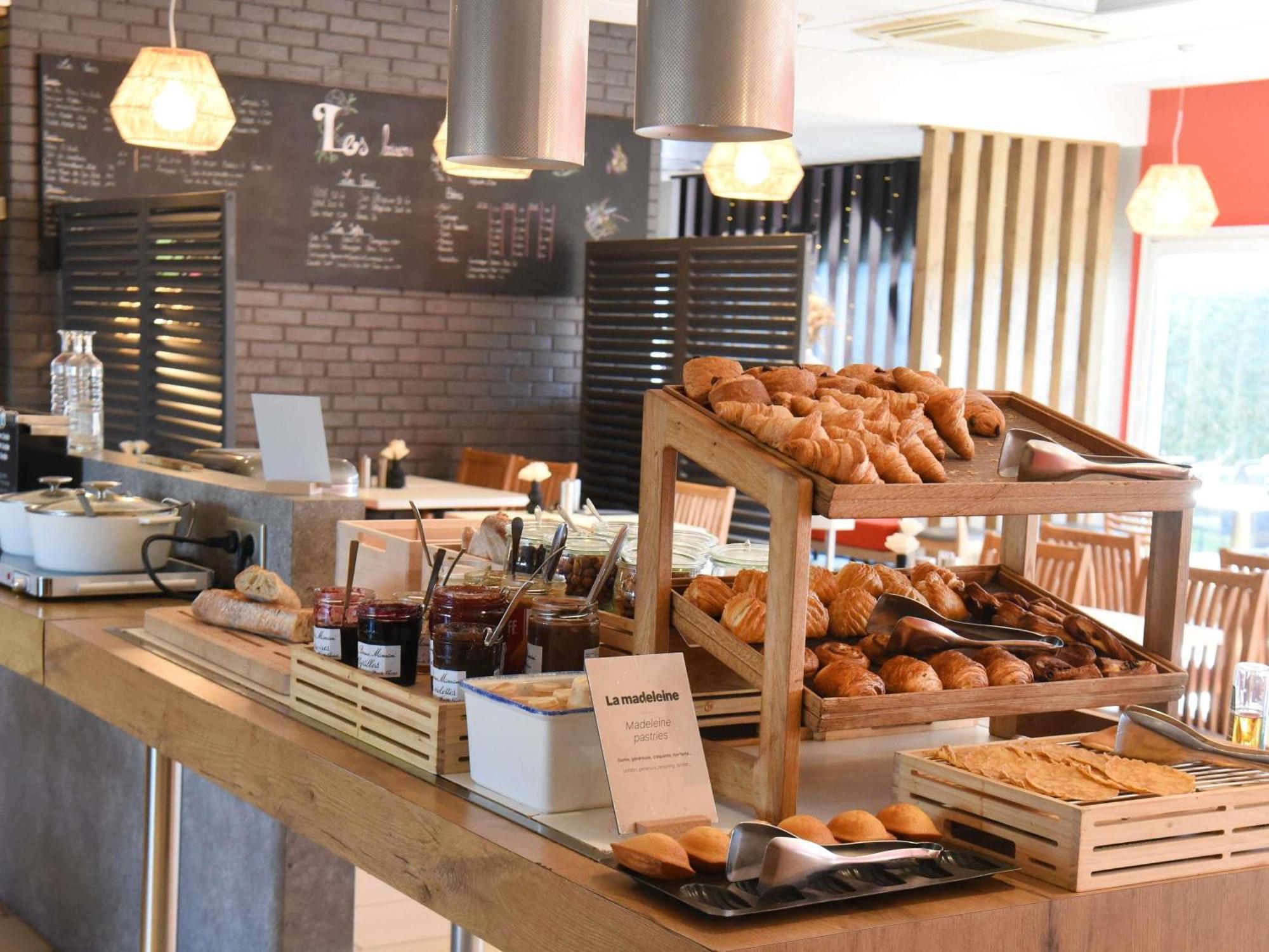 Ibis Laval Le Relais D'Armor Hotel Changé Kültér fotó